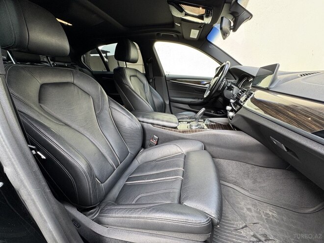 BMW 530e-8
