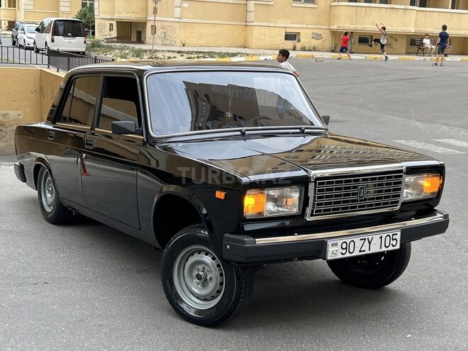 LADA (VAZ) 2107-1