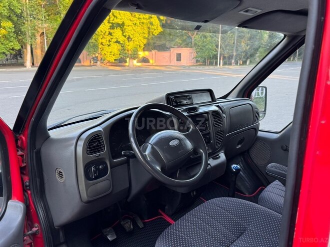 Ford Transit-3