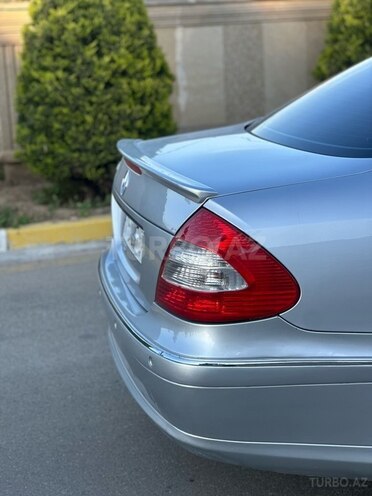Mercedes E 320-17