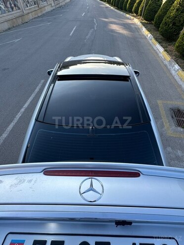 Mercedes E 320-11