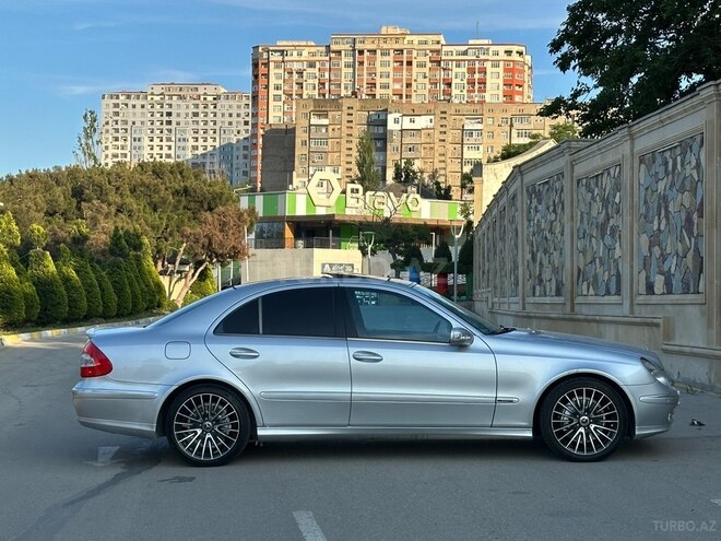 Mercedes E 320-9