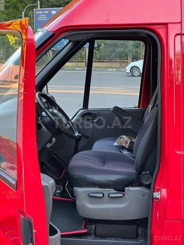 Ford Transit-11