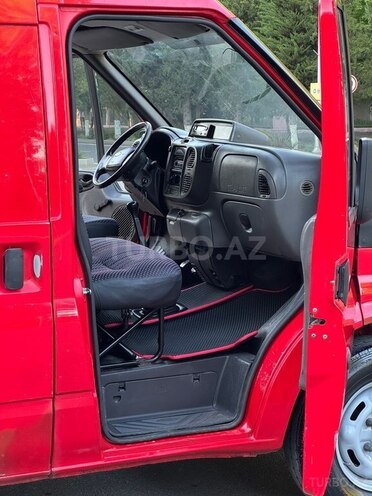 Ford Transit-13