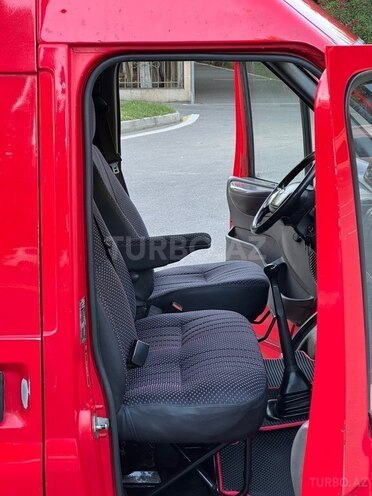 Ford Transit-14