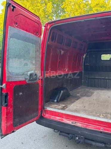 Ford Transit-19