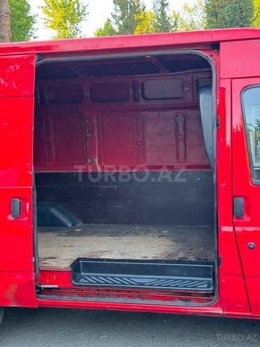 Ford Transit-17