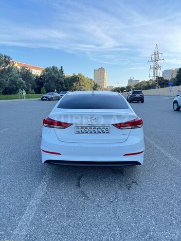 Hyundai Avante-2