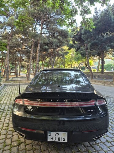 Lincoln MKZ-2