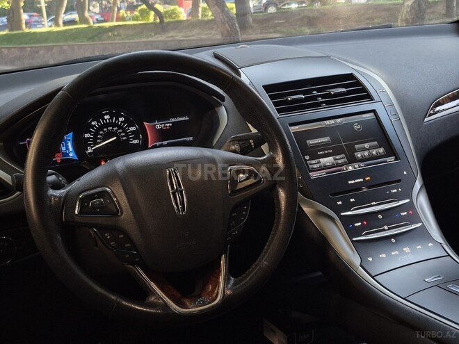 Lincoln MKZ-13