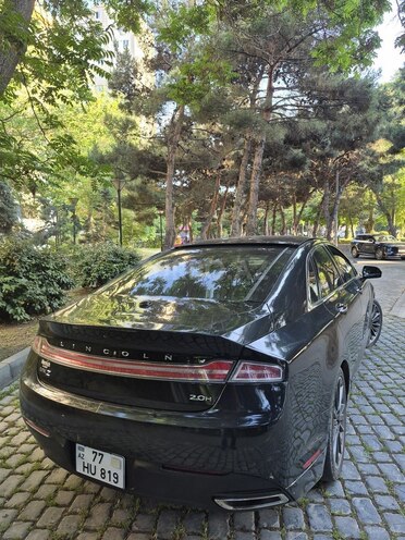 Lincoln MKZ-8