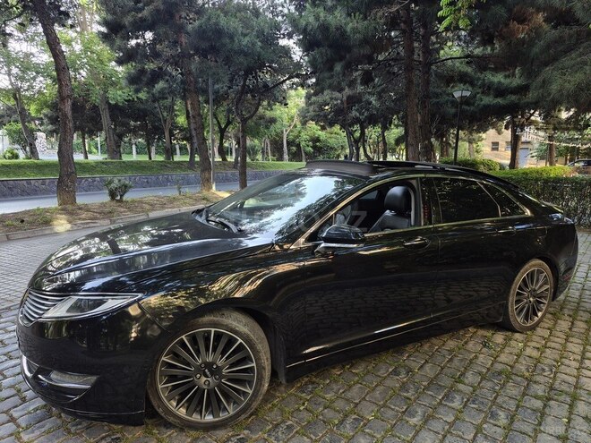 Lincoln MKZ-9