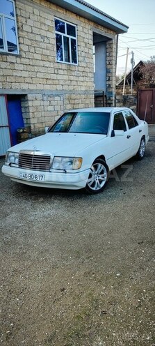 Mercedes 200 E-2