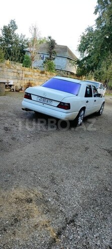 Mercedes 200 E-3