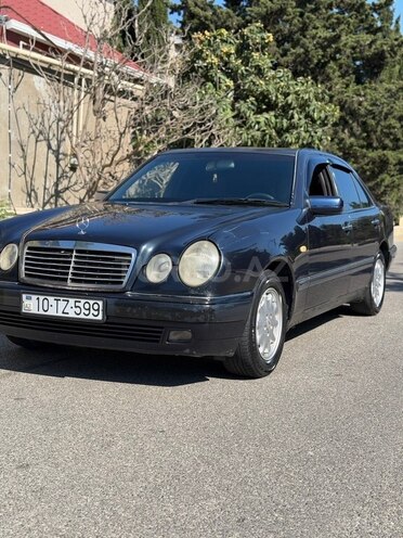 Mercedes E 230-2