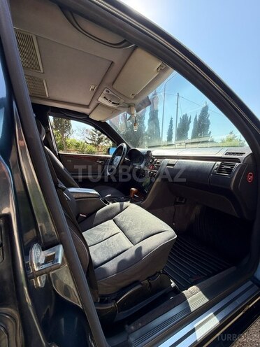 Mercedes E 230-6