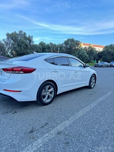 Hyundai Avante-5