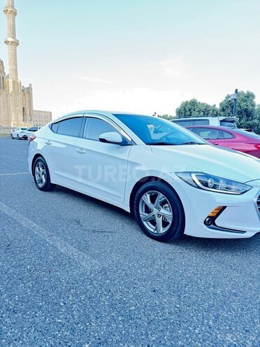 Hyundai Avante-3
