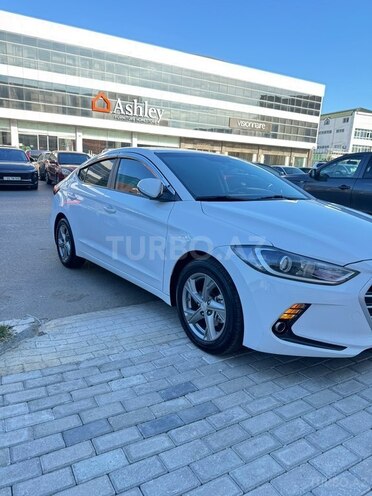 Hyundai Avante-12