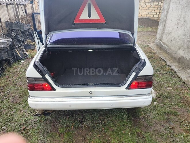 Mercedes 200 E-7