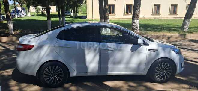 Kia Rio-5