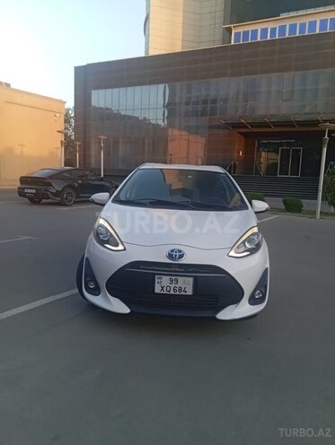 Toyota Aqua-1