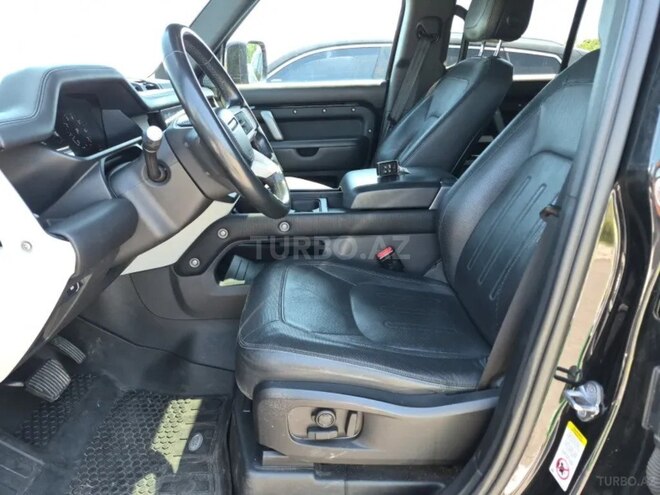 Land Rover Defender-7