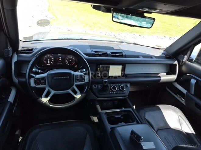 Land Rover Defender-6