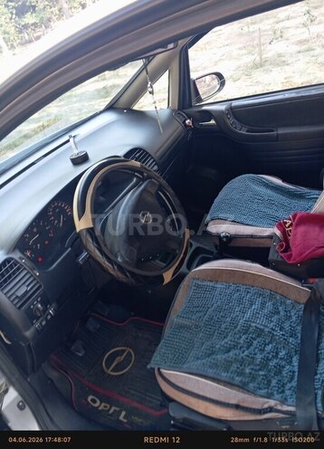 Opel Zafira-5
