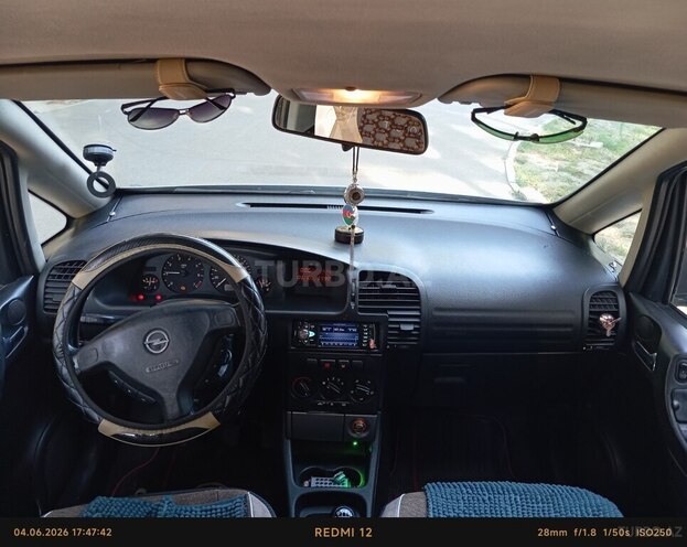 Opel Zafira-6