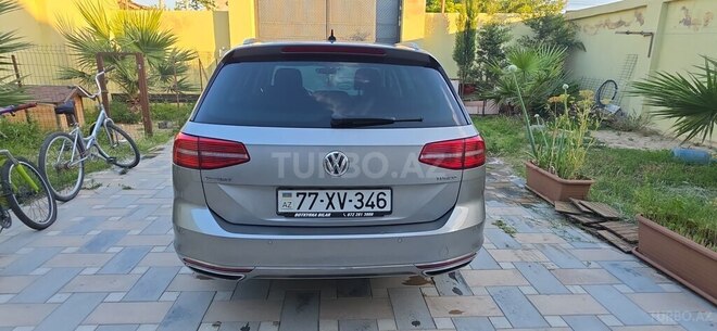 Volkswagen Passat-4
