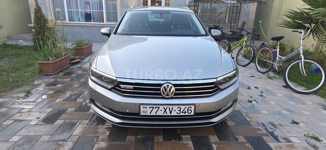 Volkswagen Passat-1