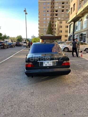 Mercedes 220 E-4