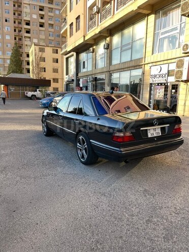 Mercedes 220 E-3