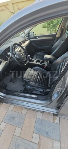 Volkswagen Passat-10