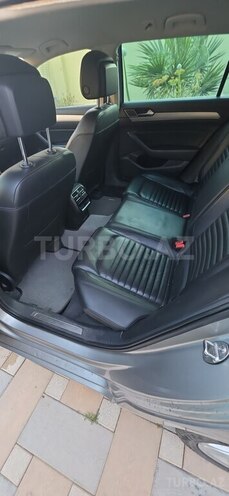 Volkswagen Passat-11