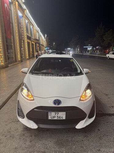 Toyota Aqua-1