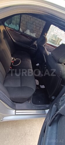 Mercedes E 230-5