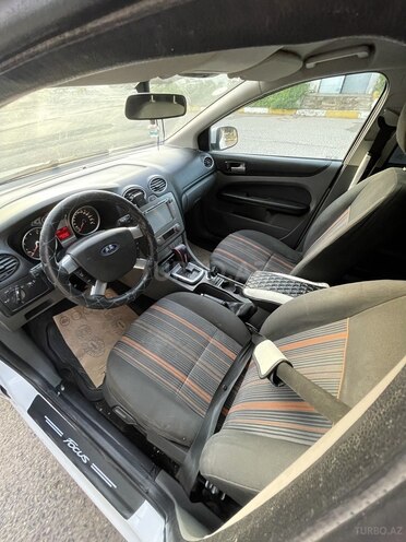 Ford Focus-10