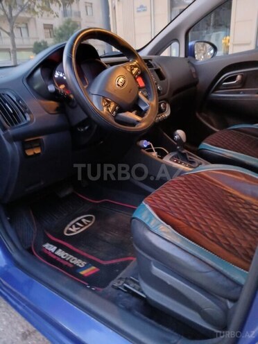 Kia Rio-12