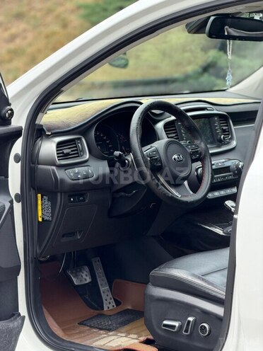 Kia Sorento-13