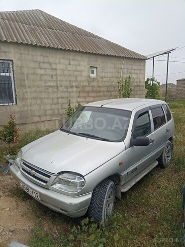 Chevrolet Niva-1