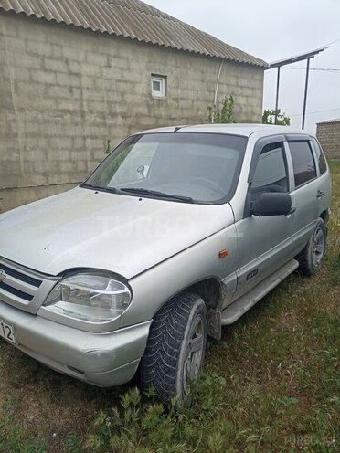 Chevrolet Niva-10