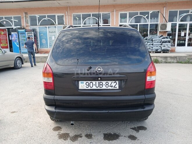 Opel Zafira-2