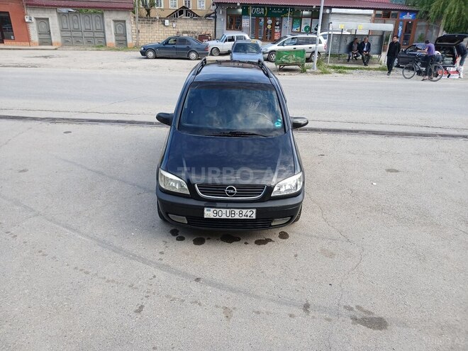 Opel Zafira-4