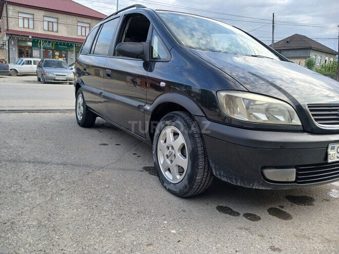 Opel Zafira-9