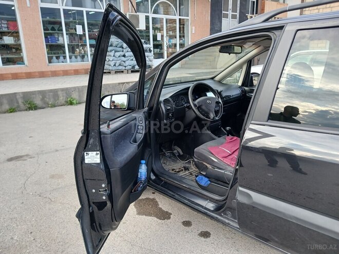 Opel Zafira-12