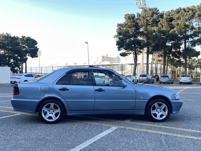 Mercedes C 220-17