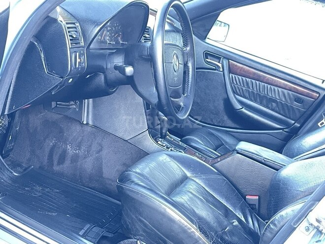 Mercedes C 220-12