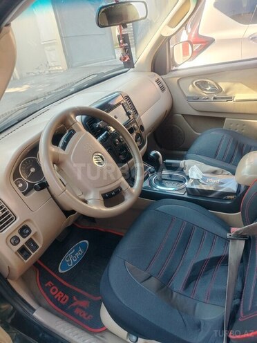 Ford Explorer-7